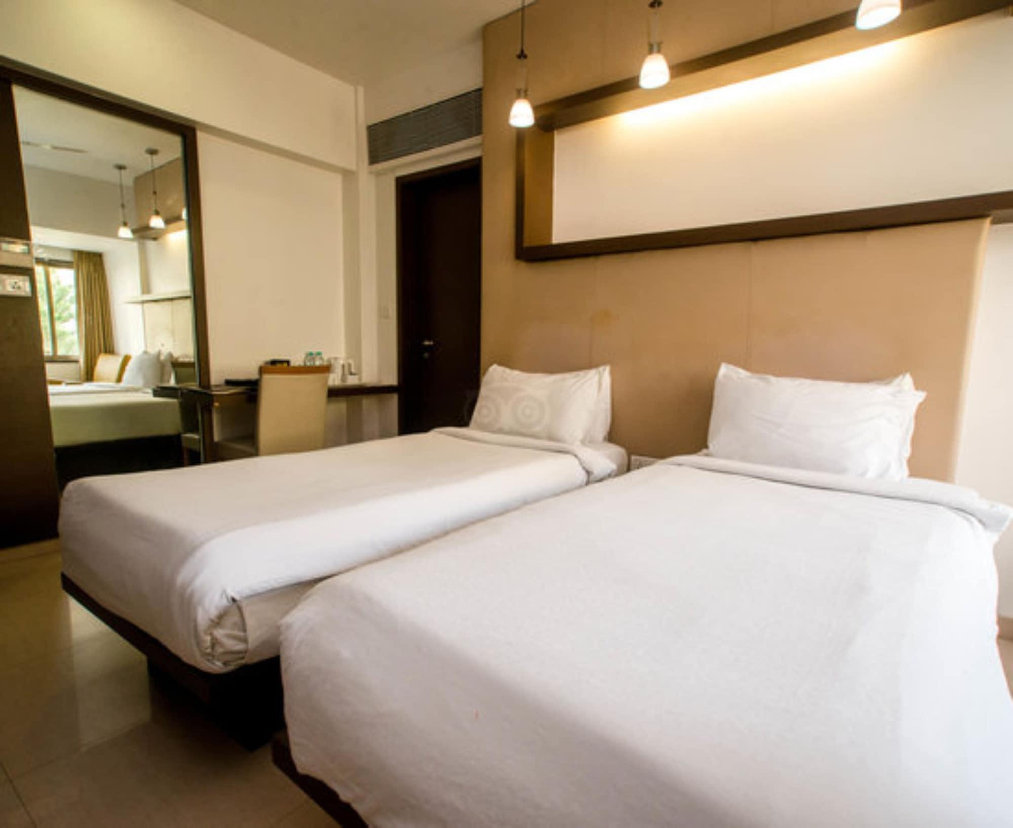 Hotel The Oriental Residency Bombay Esterno foto