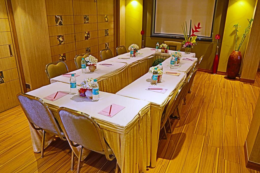 Hotel The Oriental Residency Bombay Esterno foto