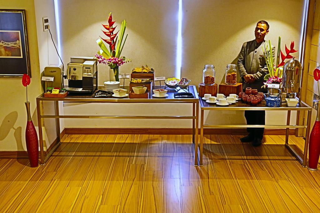 Hotel The Oriental Residency Bombay Esterno foto