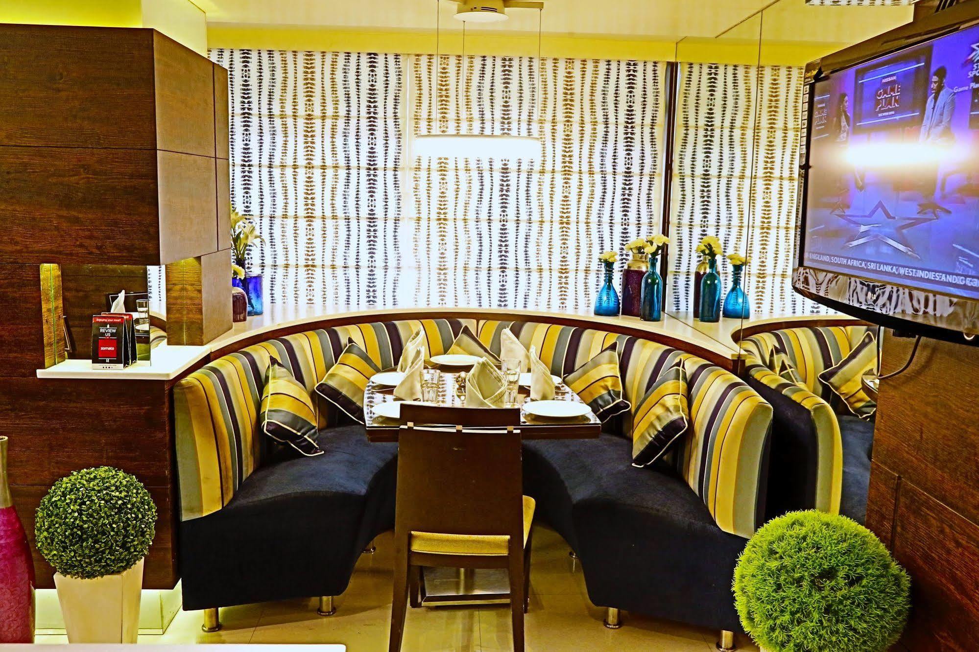 Hotel The Oriental Residency Bombay Esterno foto