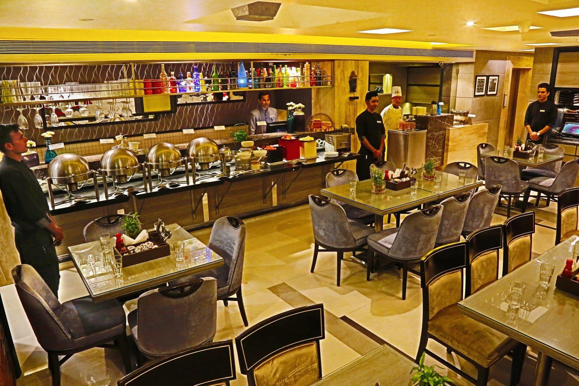 Hotel The Oriental Residency Bombay Esterno foto